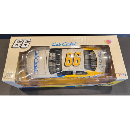 66 Greg Biffle, Cub Cadet, 1/24 BUSCH 2006