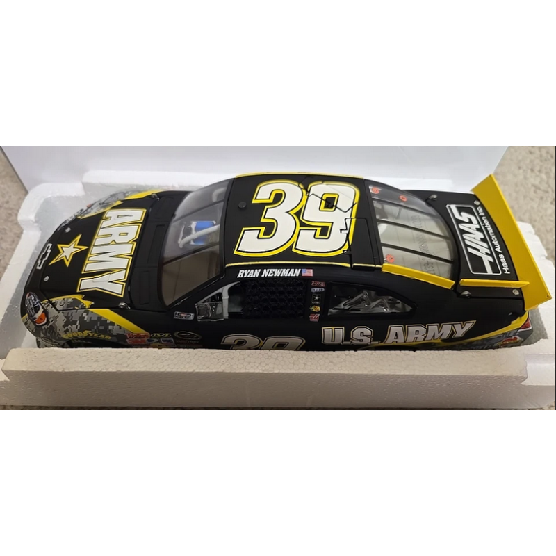 39 Ryan Newman, Army, 1/24 2011 CUP